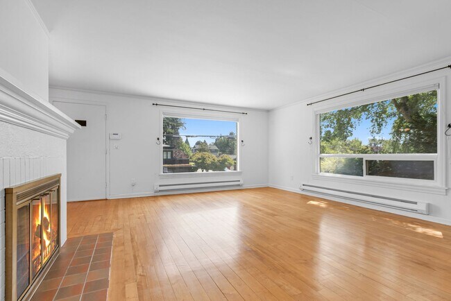 Building Photo - 3bd/1.75ba Seattle House