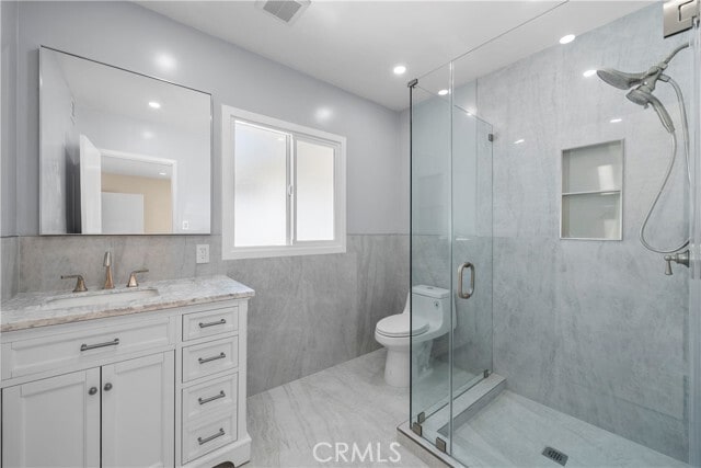 Building Photo - 523 Meadows Dr