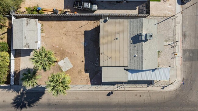 Building Photo - Spacious 4 bedroom, 2 bathroom home located in North Las Vegas