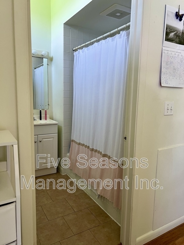 Building Photo - 194 North St