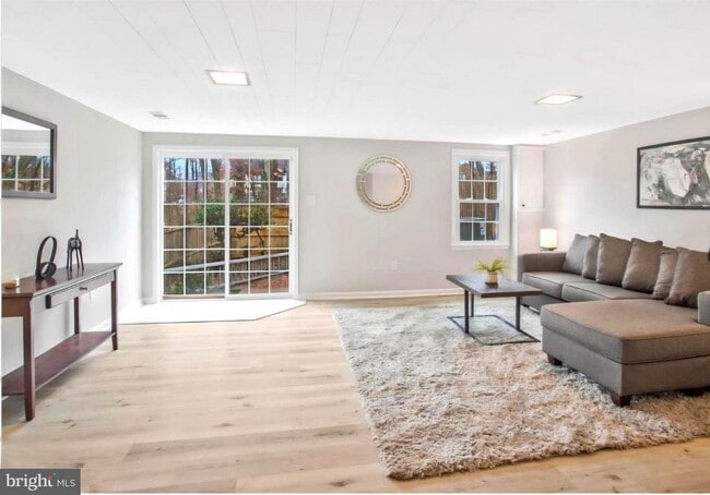 Building Photo - 2919 Seminole Rd