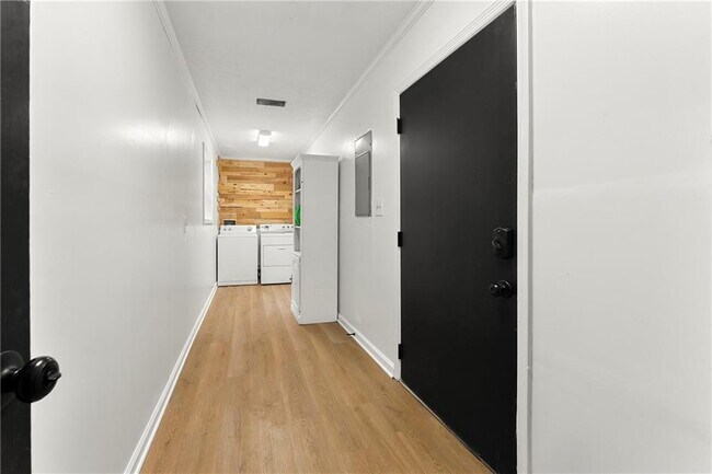 Building Photo - 5785 Woodruff Rd