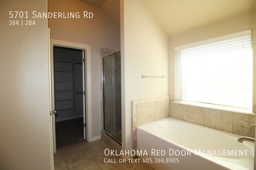 Building Photo - 5701 Sanderling Rd