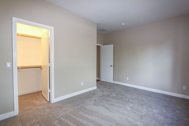 Building Photo - 3 Bedroom Home in Pronghorn Ranch