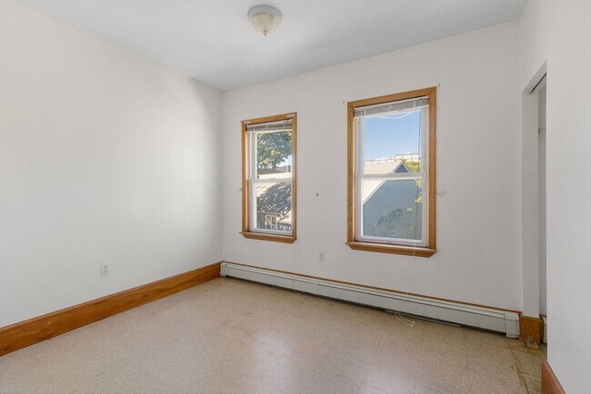 Building Photo - 237 Webster Ave