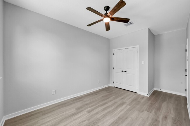 Building Photo - 14839 Spica Ct