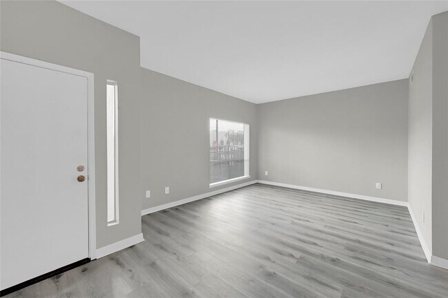 Building Photo - 1300 Augusta Dr