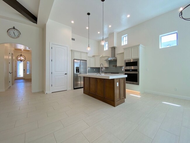 Building Photo - East El Paso 4 bed/ 2.5 Bath Refrig A/C