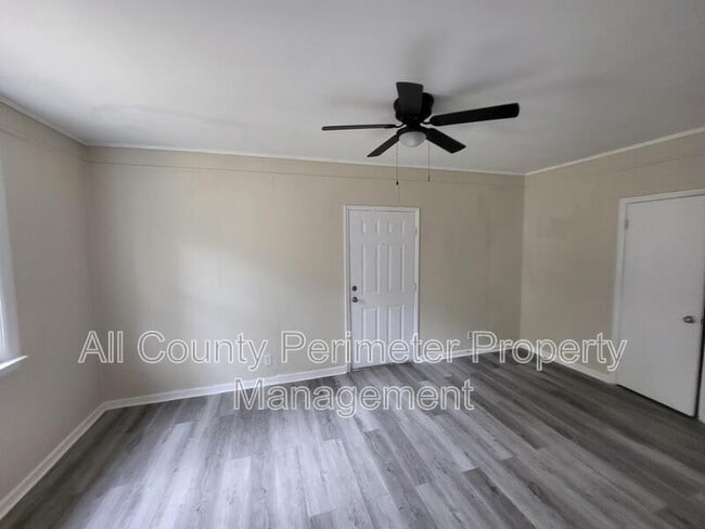 Building Photo - 4226 Robinson Cir