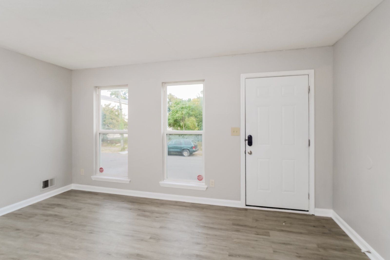 Building Photo - 2116 Griffiths Ave