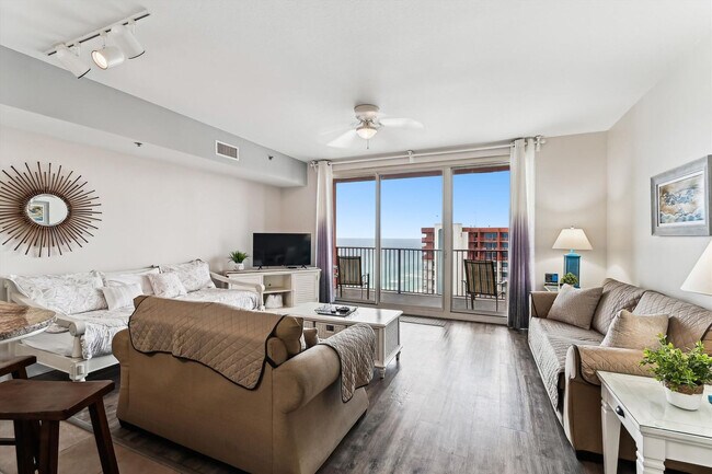 Building Photo - 9896 S Thomas Dr