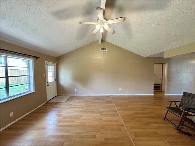 Building Photo - 1820 Aspen Ln