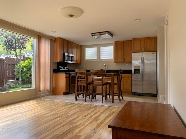 Building Photo - 2349 Palolo Ave