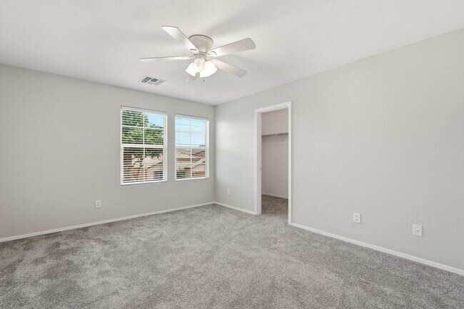 Building Photo - Spacious 4 Bedroom 2 Bath In Peoria with Pool and Sports Court