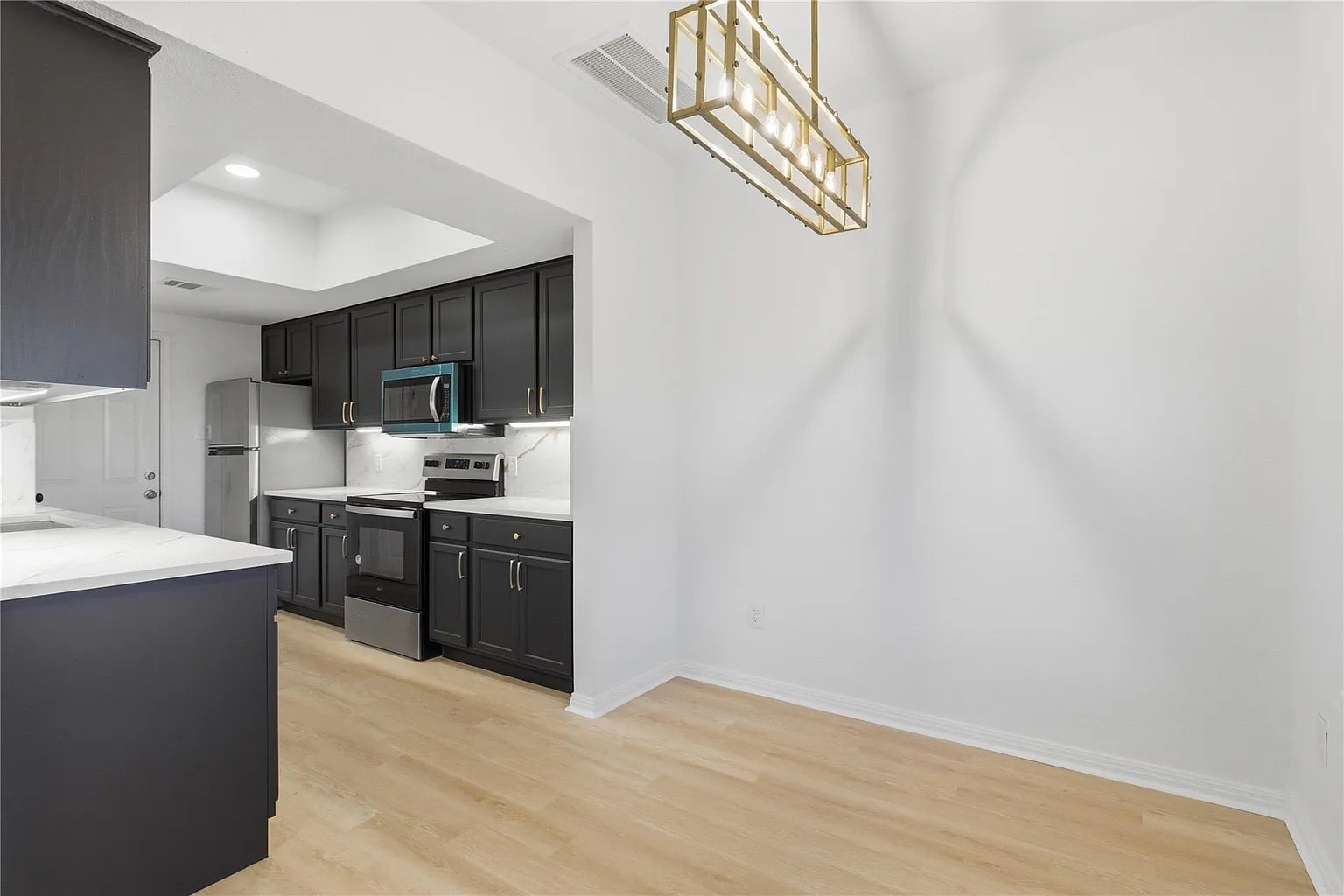 Building Photo - Room in Duplex on Gwendolyn Ln