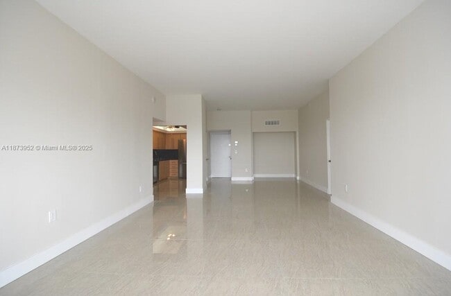 Building Photo - 3701 N Country Club Dr