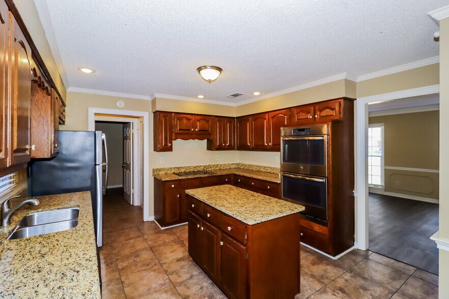 Building Photo - 9350 Morning Grove Cove