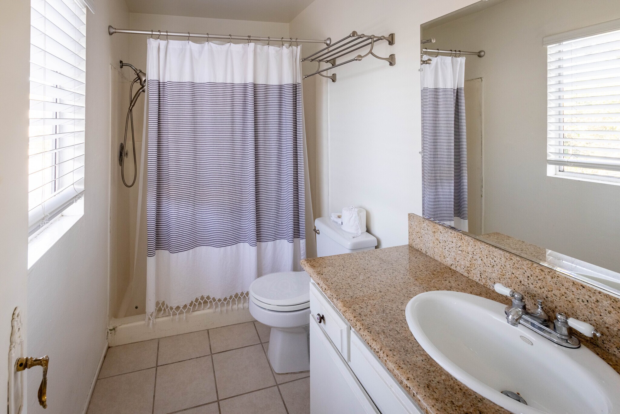 Building Photo - 1322 Electric Ave