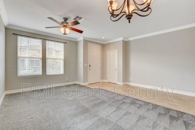 Building Photo - 8912 Ochoa St