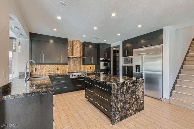 Building Photo - 729 Pinnacle Heights Ln