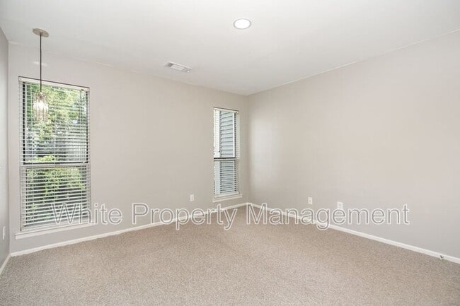 Building Photo - 2516 Cranbrook Ln