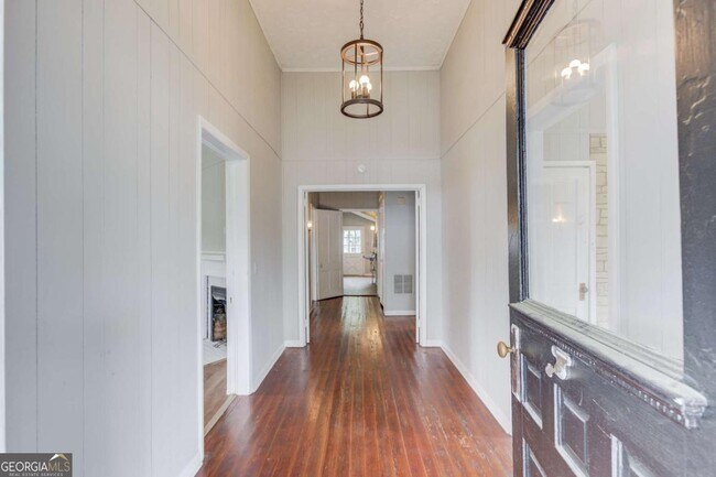 Building Photo - 227 Alcovy St