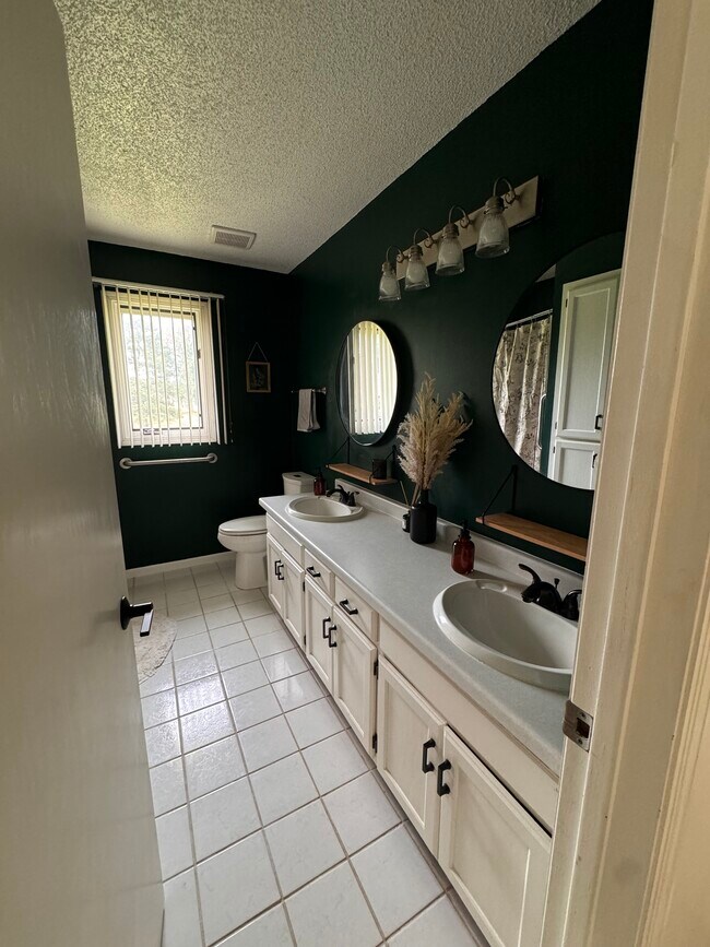 Double vanity - 15331 95th Ave N