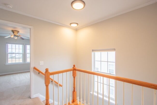 Building Photo - Great Views Overlooking the Golf Course - Large 3 Bedroom End unit TownHouse