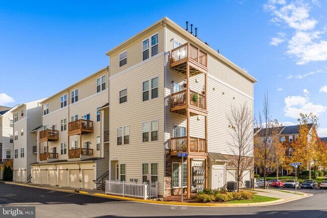 Building Photo - 42235 San Juan Terrace