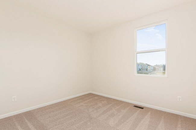 Building Photo - 317 Raccoon Ave