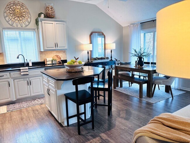 Building Photo - Home For Rent In Papillion