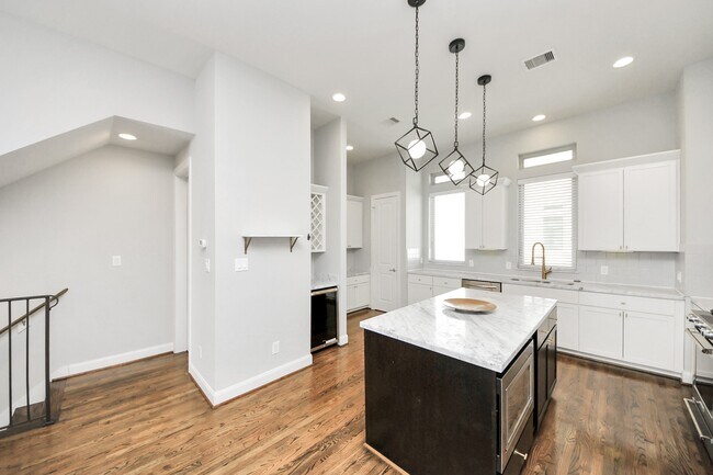 Building Photo - 1265A Bonner St