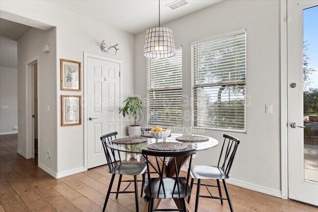 Building Photo - 21072 W Maiden Ln