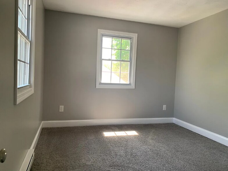 Building Photo - 58 Viscoloid Ave