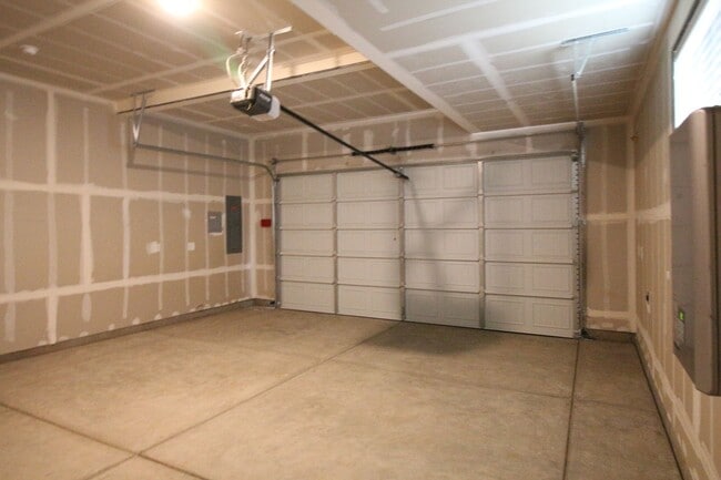 Building Photo - 6008 E Sussex Way