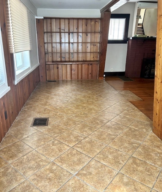 Building Photo - 1106 N Hickory St