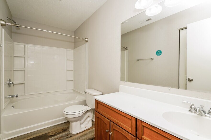 Building Photo - 7905 States Bend Dr