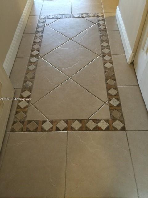 Building Photo - 3701 N Country Club Dr