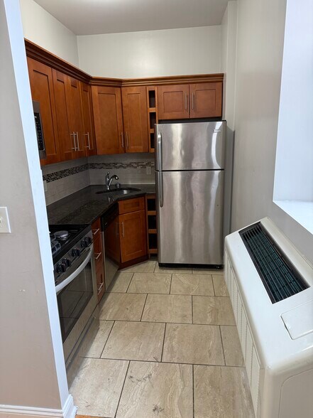 Building Photo - 45 S Broadway