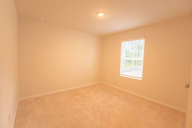 Building Photo - 148 Benelli Dr