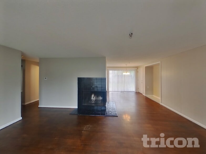 Building Photo - 6028 S 118th Pl