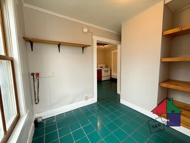 Building Photo - 4 Cogswell St