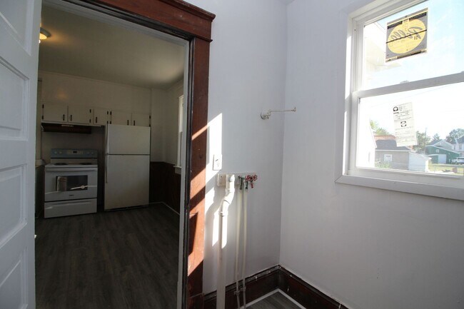 Building Photo - 90-990 Baker St