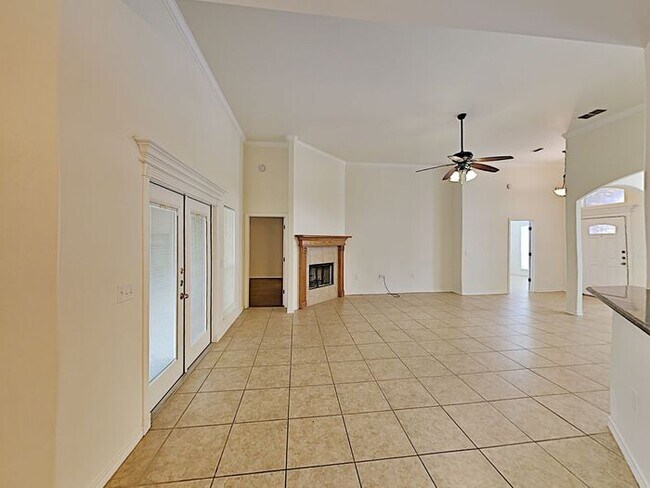 Building Photo - No Applications Fees* $500 off first month...