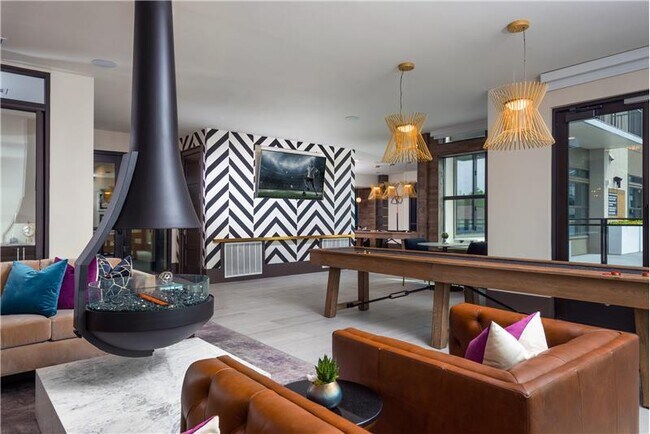 Building Photo - 3329 Oak Grove Ave