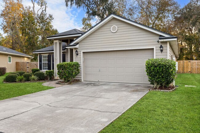 Building Photo - NW Westchester 4 Bedroom 2 Bath Home