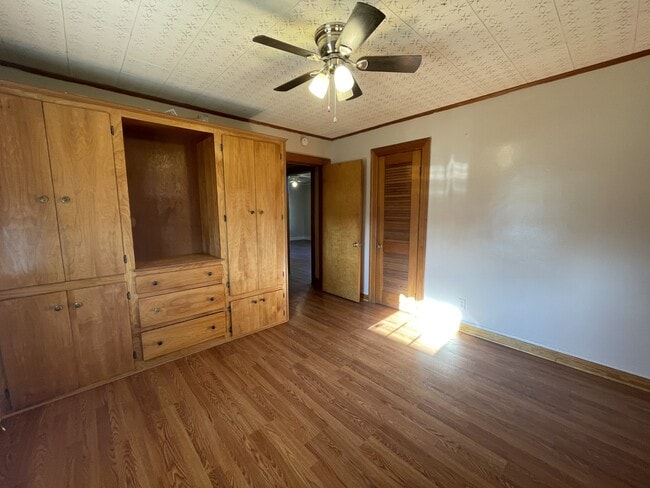 Building Photo - 270 Crescent Ln