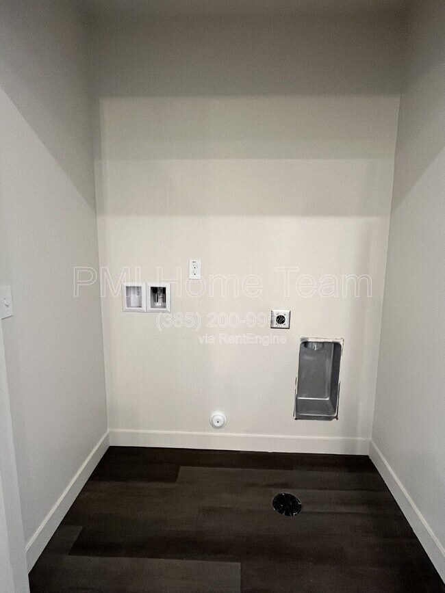 Building Photo - 155 9th St