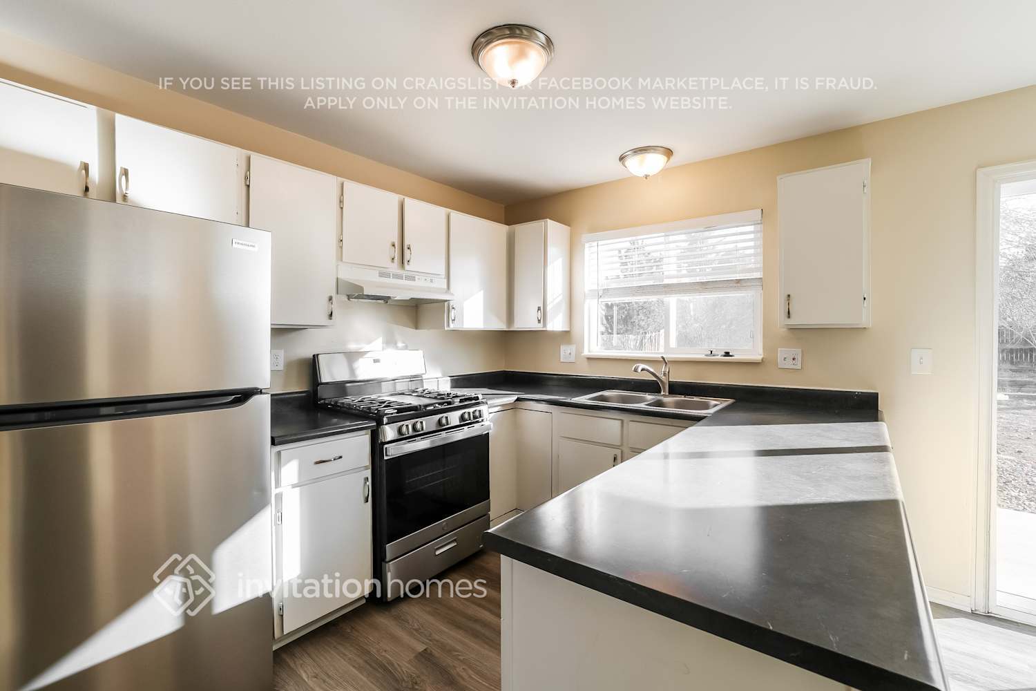 Building Photo - 2690 Ridge Dr