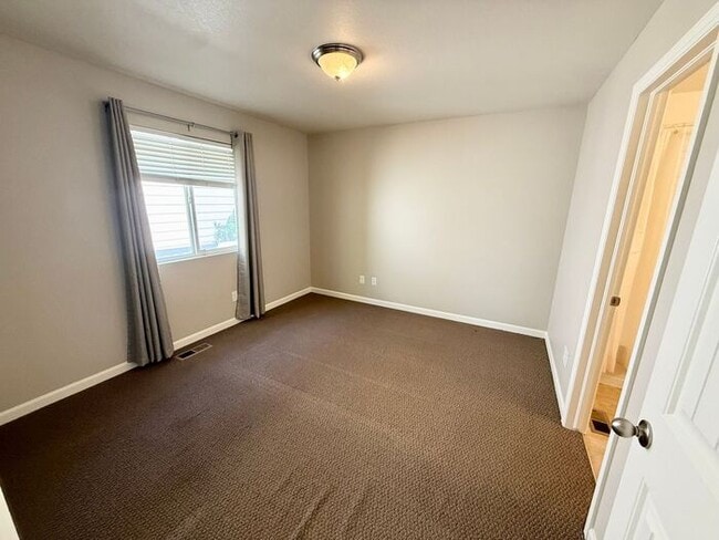 Building Photo - Well Maintained 4 Bed, 3 Bath Home in Anderson Farm!